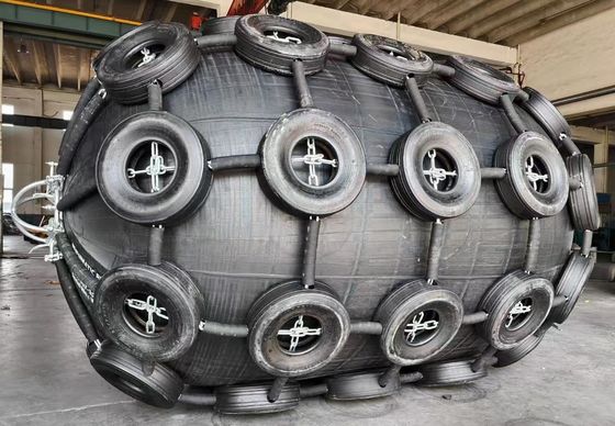 پنوماتیک Fender دریایی تضمین ایمنی کشتی و لنگرگاه با انعطاف پذیری استثنایی